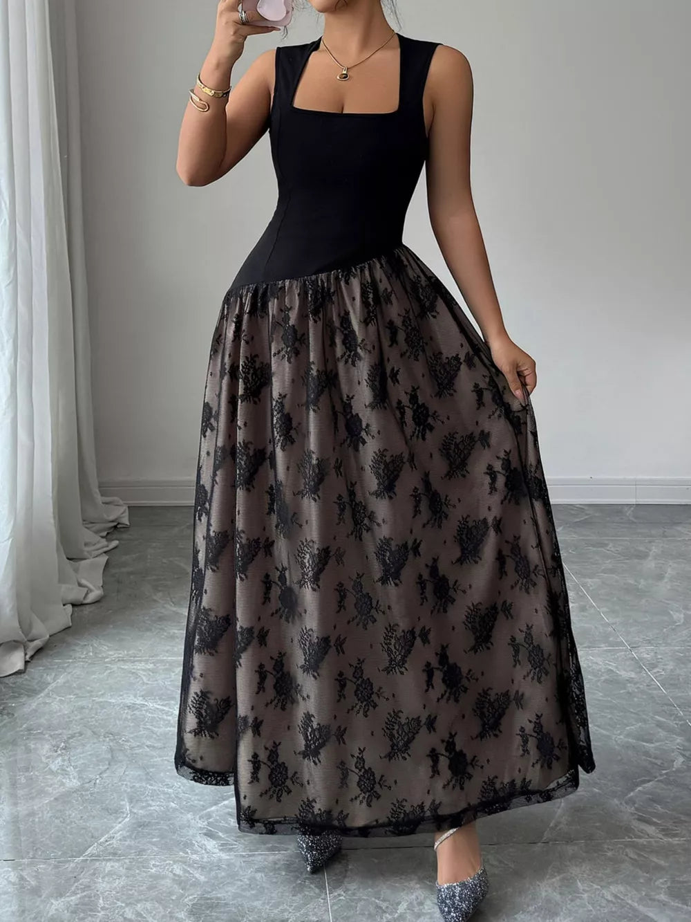 Robe Longue en Dentelle Sans Manches à Encolure Carrée